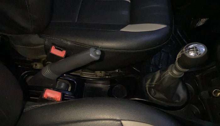 2017 Renault Duster 110 PS RXS SANDSTORM EDITION DIESEL, Diesel, Manual, 68,187 km, Gear Lever