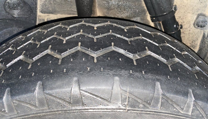 2017 Renault Duster 110 PS RXS SANDSTORM EDITION DIESEL, Diesel, Manual, 68,187 km, Right Rear Tyre Tread