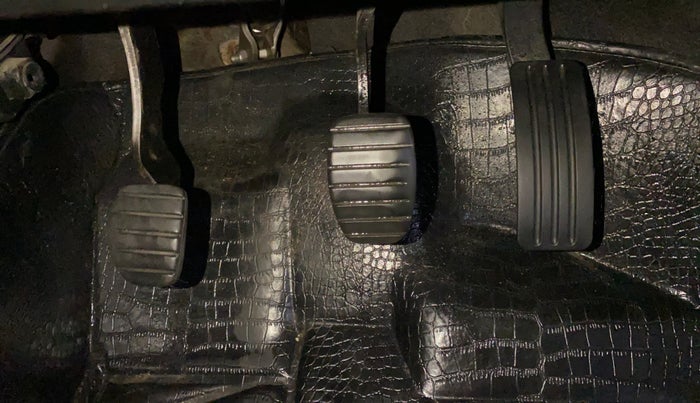 2017 Renault Duster 110 PS RXS SANDSTORM EDITION DIESEL, Diesel, Manual, 68,187 km, Pedals