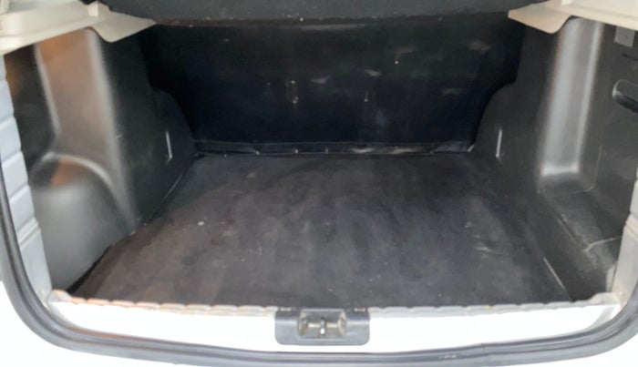 2017 Renault Duster 110 PS RXS SANDSTORM EDITION DIESEL, Diesel, Manual, 68,187 km, Boot Inside