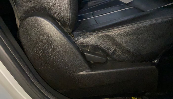 2017 Renault Duster 110 PS RXS SANDSTORM EDITION DIESEL, Diesel, Manual, 68,187 km, Driver Side Adjustment Panel