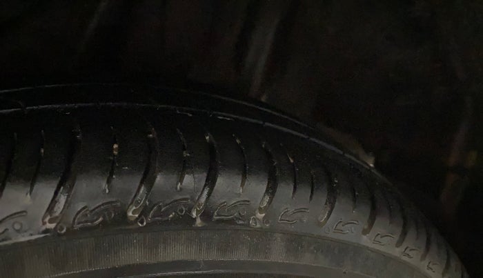 2015 Honda Amaze 1.2L I-VTEC S, Petrol, Manual, 48,503 km, Left Rear Tyre Tread