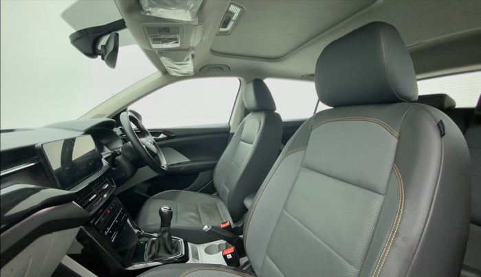 2021 Skoda KUSHAQ STYLE 1.5L TSI MT, Petrol, Manual, 28,348 km, Right Side Front Door Cabin
