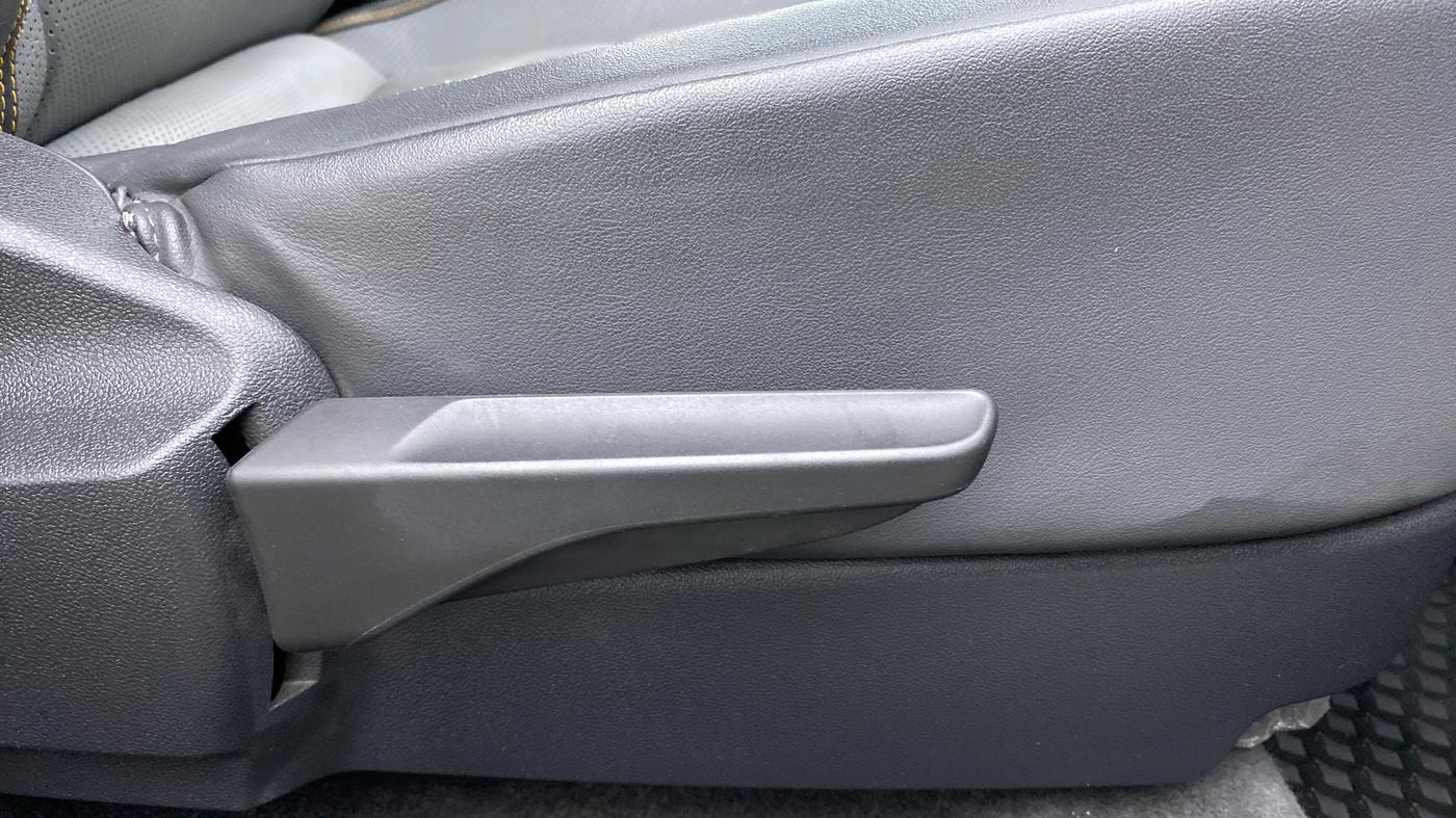 2021 Skoda KUSHAQ STYLE 1.5L TSI MT, Petrol, Manual, 28,348 km, Driver Side Adjustment Panel