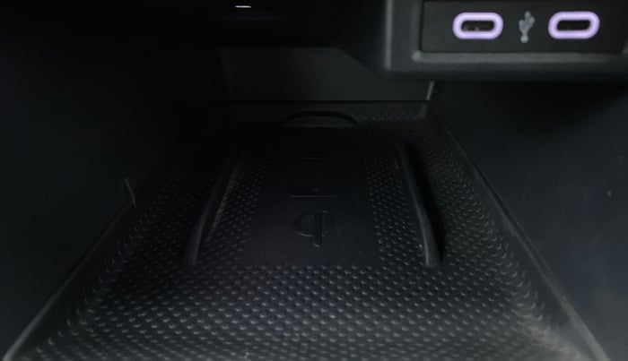 2021 Skoda KUSHAQ STYLE 1.5L TSI MT, Petrol, Manual, 28,348 km, Wireless Charger
