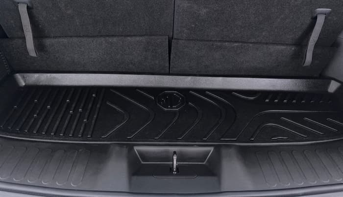 2021 MG HECTOR PLUS SHARP DCT, Petrol, Automatic, 14,735 km, Boot Inside