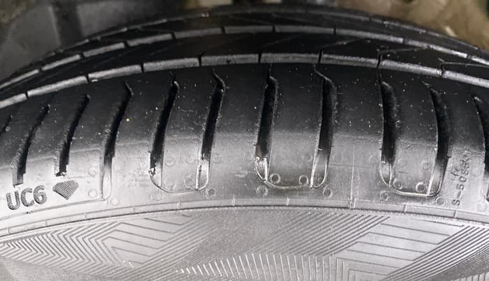2021 MG HECTOR PLUS SHARP DCT, Petrol, Automatic, 14,735 km, Left Front Tyre Tread