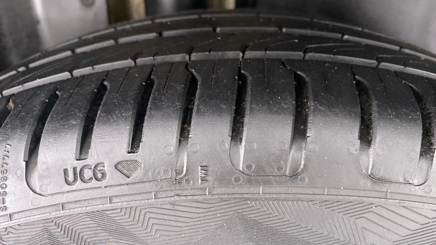 2021 MG HECTOR PLUS SHARP DCT, Petrol, Automatic, 14,735 km, Right Rear Tyre Tread
