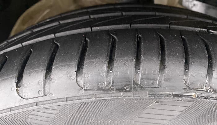 2021 MG HECTOR PLUS SHARP DCT, Petrol, Automatic, 14,735 km, Right Front Tyre Tread