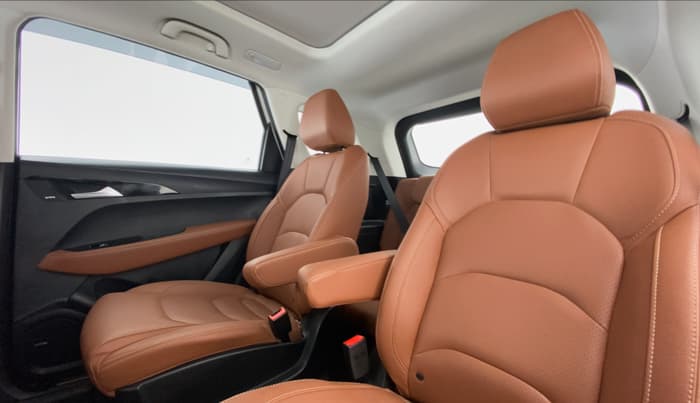 2021 MG HECTOR PLUS SHARP DCT, Petrol, Automatic, 14,735 km, Right Side Rear Door Cabin