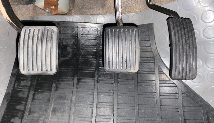 2013 Hyundai i10 MAGNA 1.2, Petrol, Manual, 1,04,654 km, Pedals