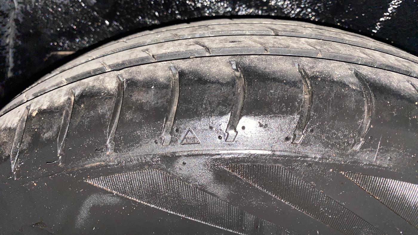 2013 Hyundai i10 MAGNA 1.2, Petrol, Manual, 1,04,687 km, Right Rear Tyre Tread