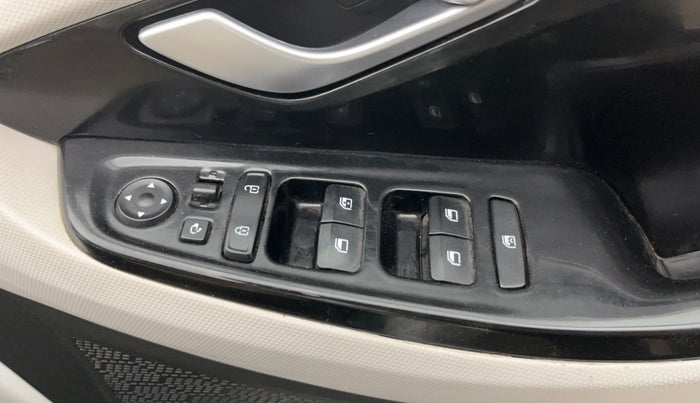 2022 Hyundai Creta SX IVT 1.5 PETROL, Petrol, Automatic, 61,951 km, Driver Side Door Panels Control