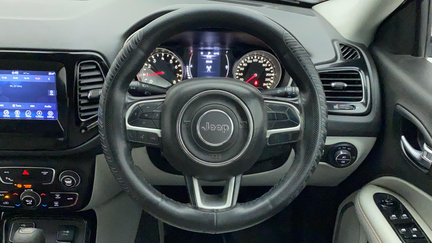 2017 Jeep Compass LIMITED 1.4 PETROL AT, Petrol, Automatic, 1,07,917 km, Steering Wheel Close Up