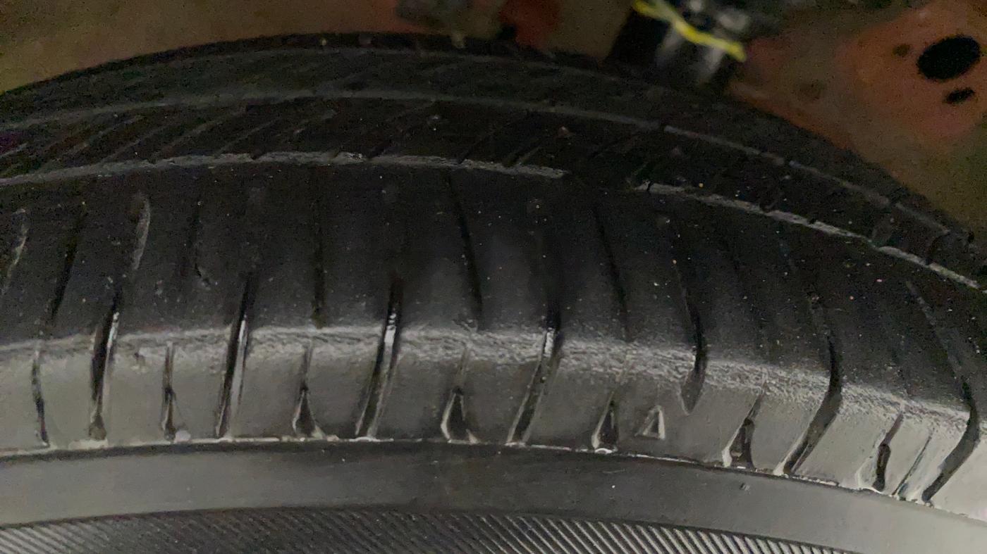 2014 Maruti Wagon R 1.0 LXI CNG, CNG, Manual, 82,754 km, Right Rear Tyre Tread