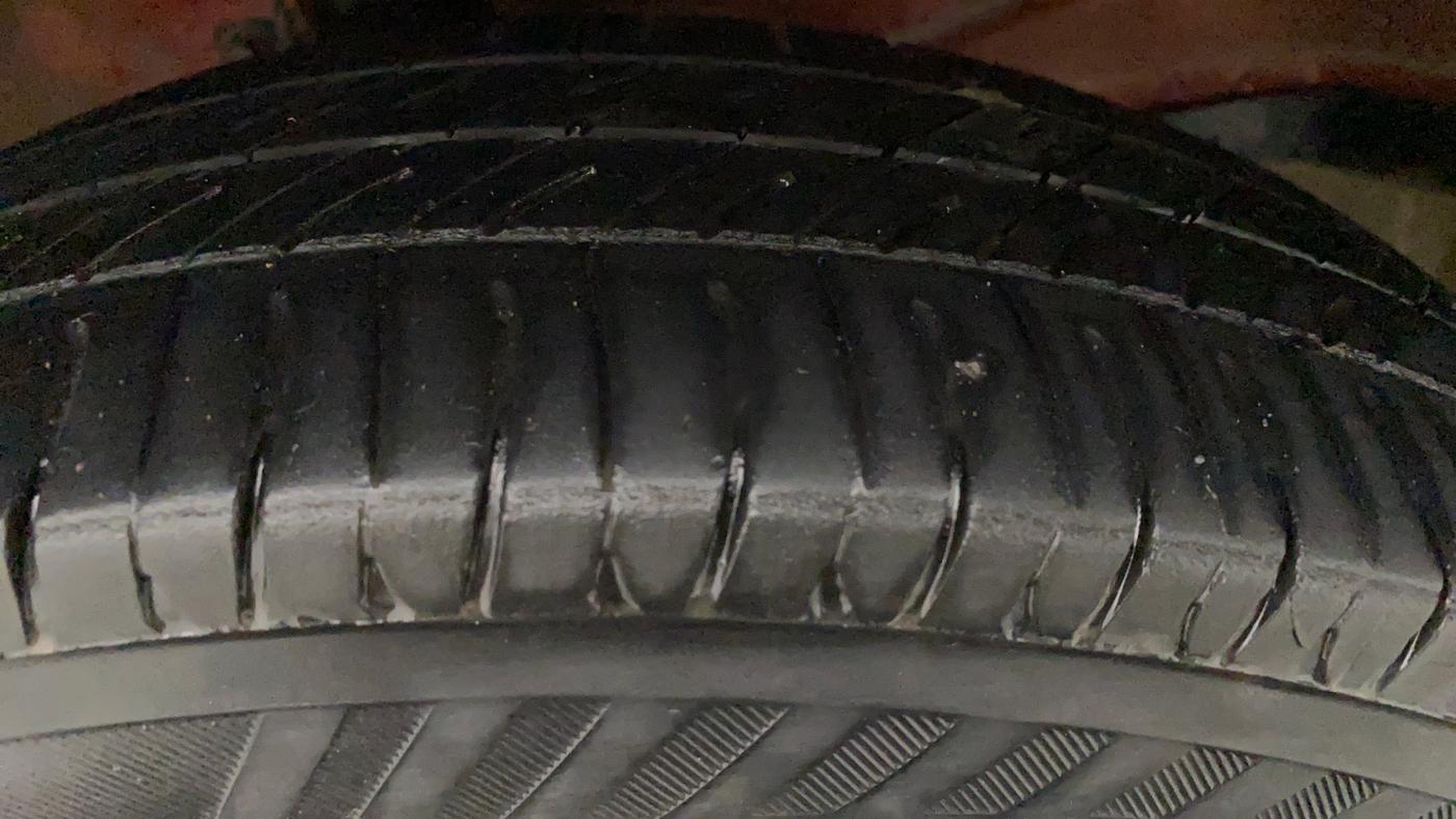 2014 Maruti Wagon R 1.0 LXI CNG, CNG, Manual, 82,754 km, Left Front Tyre Tread