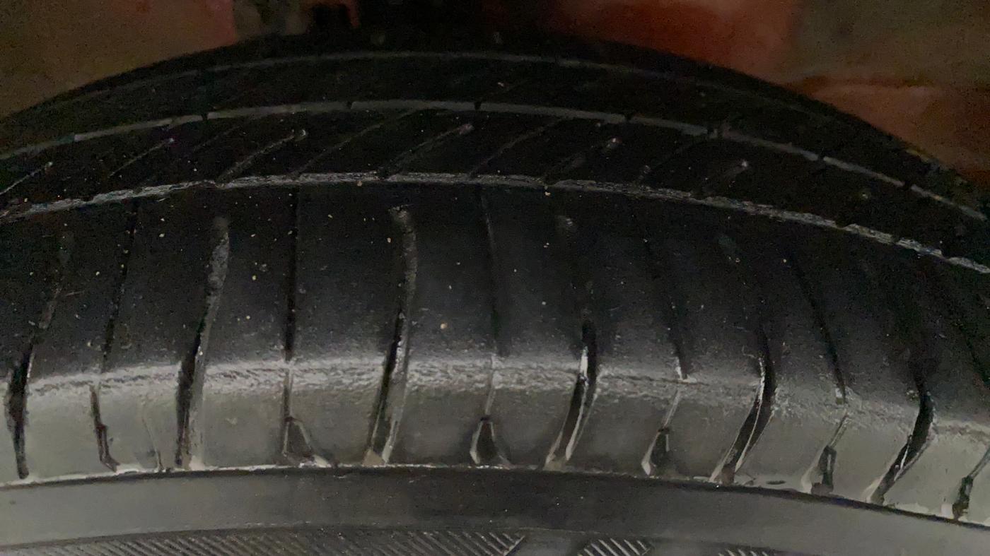 2014 Maruti Wagon R 1.0 LXI CNG, CNG, Manual, 82,754 km, Right Front Tyre Tread