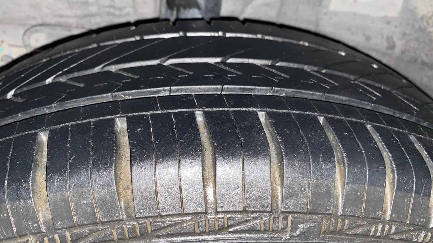2015 Hyundai Elite i20 MAGNA 1.2, Petrol, Manual, 84,753 km, Right Rear Tyre Tread