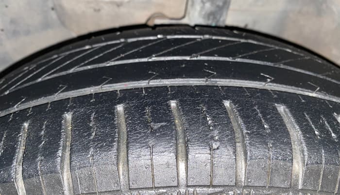 2015 Hyundai Elite i20 MAGNA 1.2, Petrol, Manual, 84,753 km, Left Front Tyre Tread