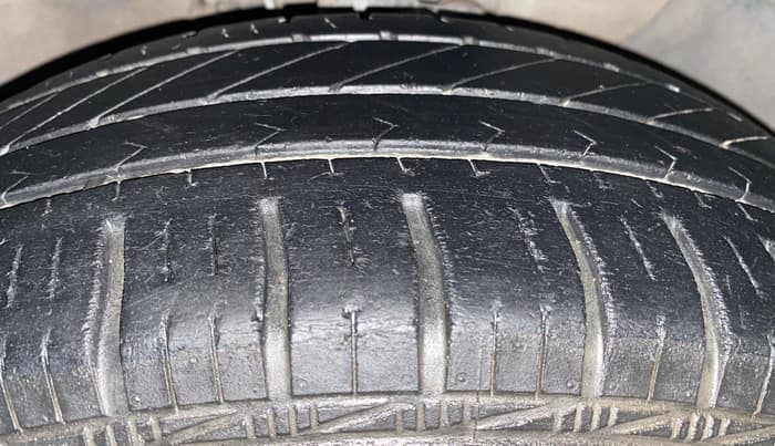2015 Hyundai Elite i20 MAGNA 1.2, Petrol, Manual, 84,753 km, Right Front Tyre Tread