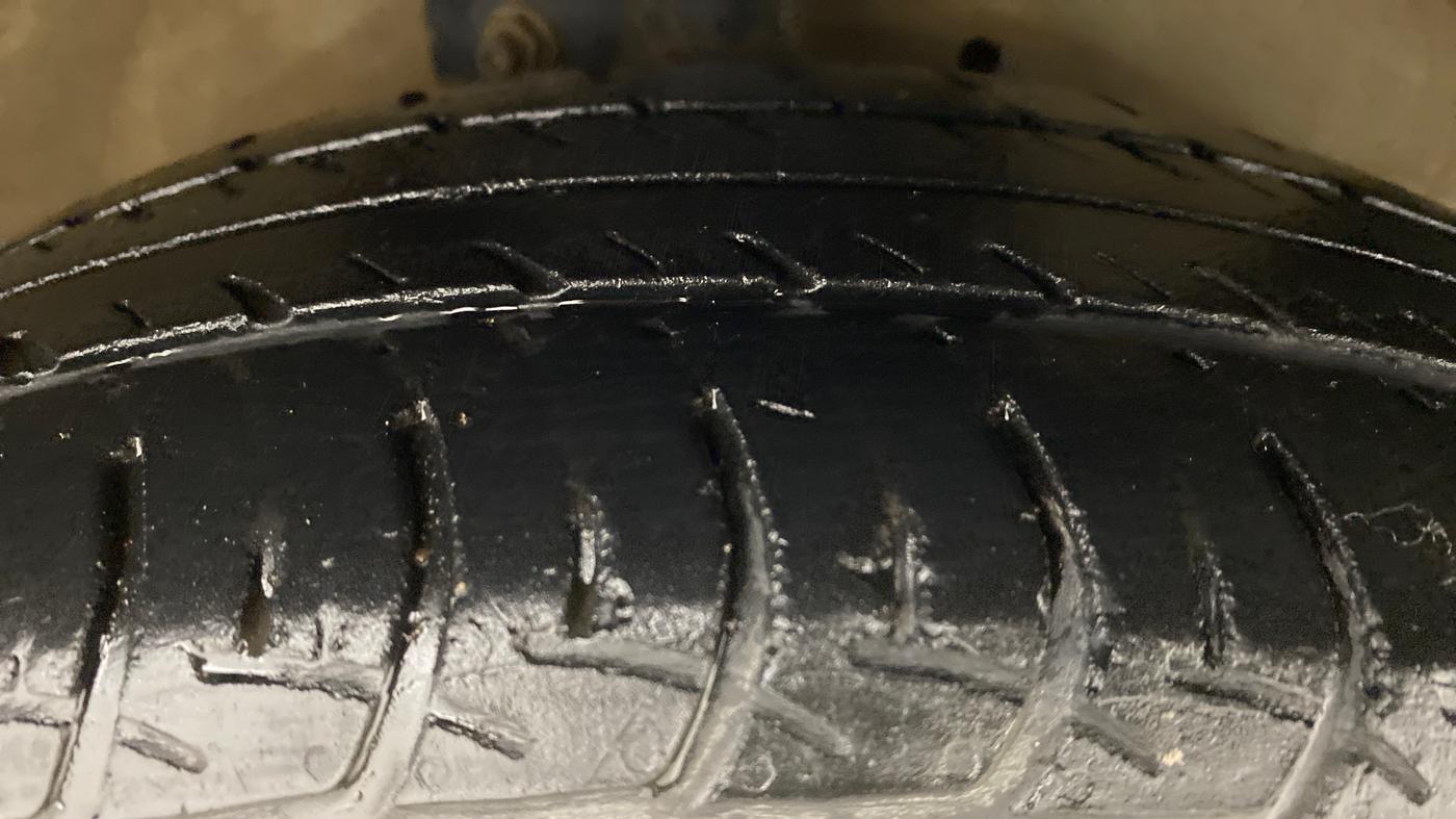 2016 Maruti Celerio ZXI AMT, Petrol, Automatic, 90,547 km, Right Front Tyre Tread