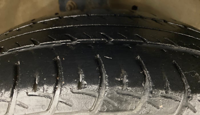 2016 Maruti Celerio ZXI AMT, Petrol, Automatic, 90,547 km, Right Front Tyre Tread