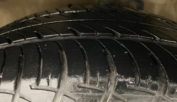 2016 Maruti Celerio ZXI AMT, Petrol, Automatic, 90,547 km, Left Front Tyre Tread