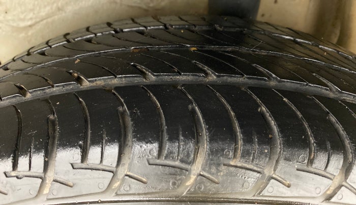 2016 Maruti Celerio ZXI AMT, Petrol, Automatic, 90,547 km, Left Rear Tyre Tread