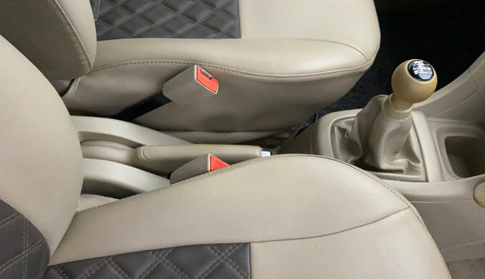 2014 Maruti Ertiga ZXI, Petrol, Manual, 96,259 km, Gear Lever