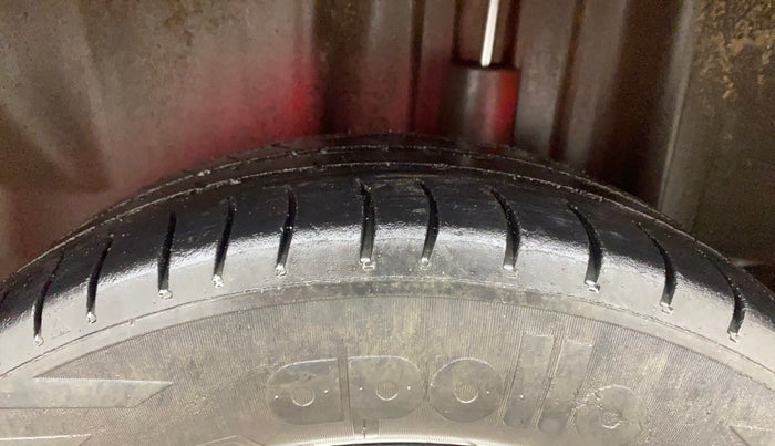 2017 Skoda Rapid 1.5 TDI CR ACTIVE, Diesel, Manual, 1,56,987 km, Left Rear Tyre Tread