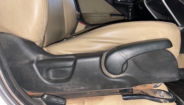 2021 Honda City 1.5L I-VTEC V MT 5TH GEN, CNG, Manual, 78,303 km, Driver Side Adjustment Panel