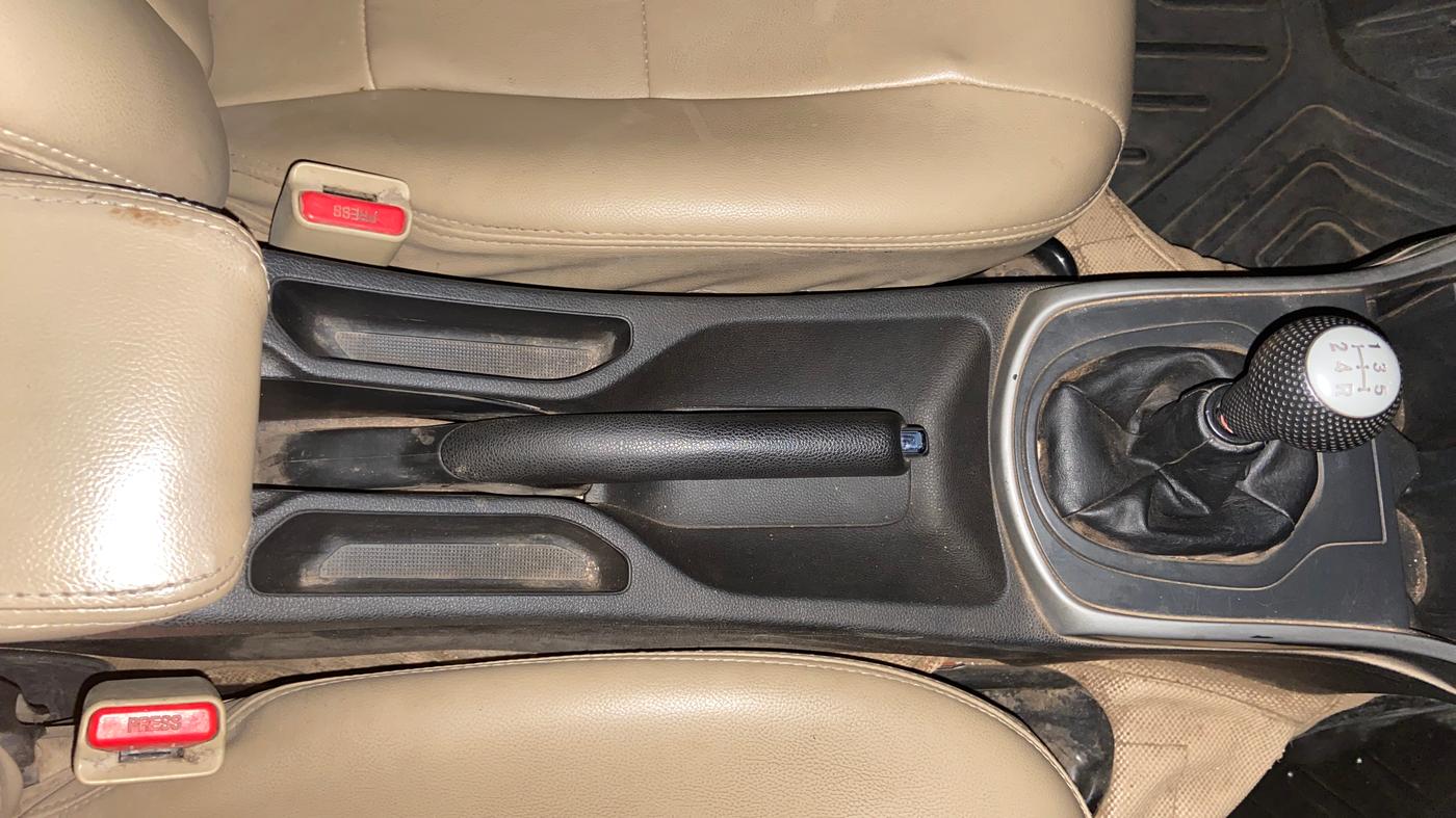 2021 Honda City 1.5L I-VTEC V MT 5TH GEN, CNG, Manual, 78,381 km, Gear Lever