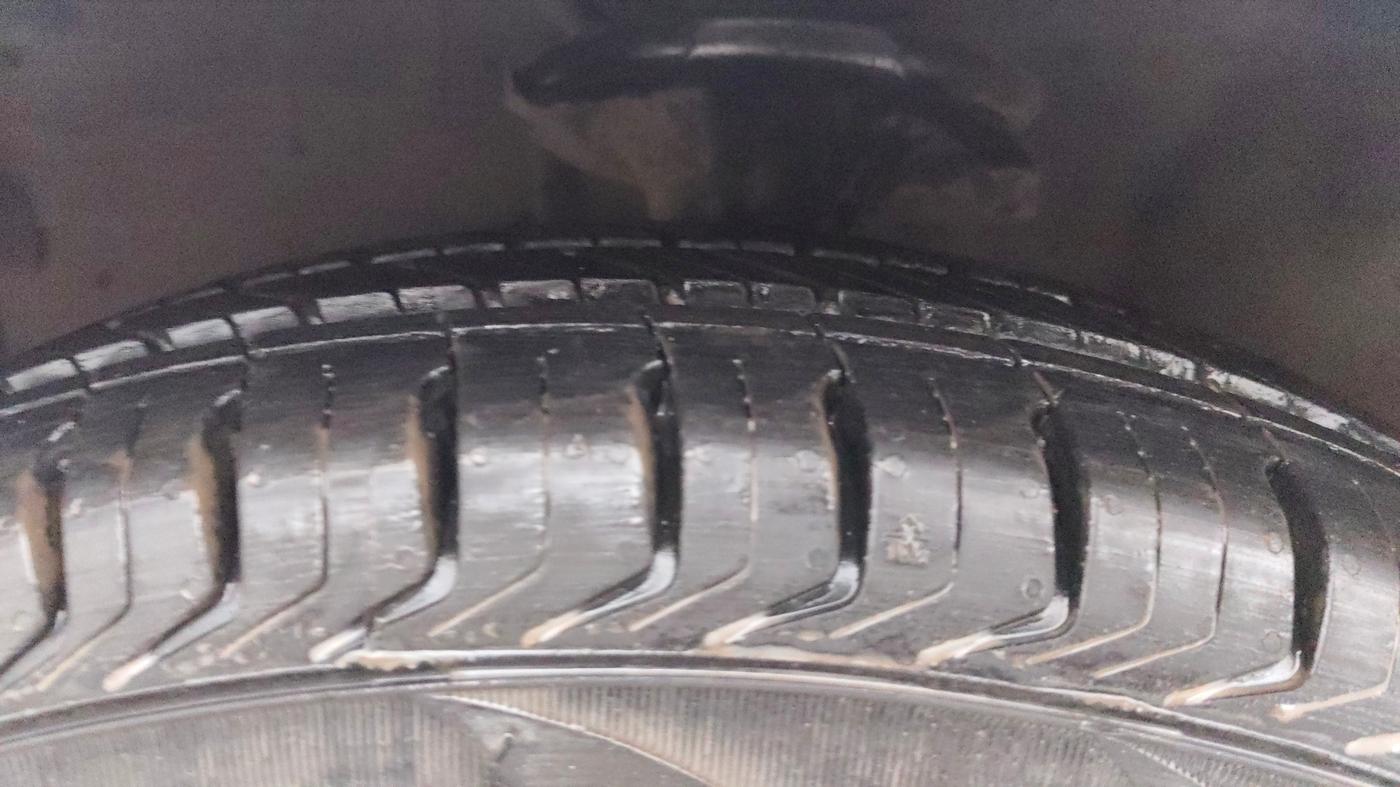 2013 Hyundai i10 SPORTZ 1.2, Petrol, Manual, 99,344 km, Left Front Tyre Tread