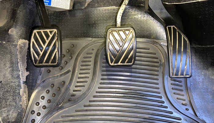 2018 Maruti S Cross ZETA 1.3, Diesel, Manual, 70,560 km, Pedals