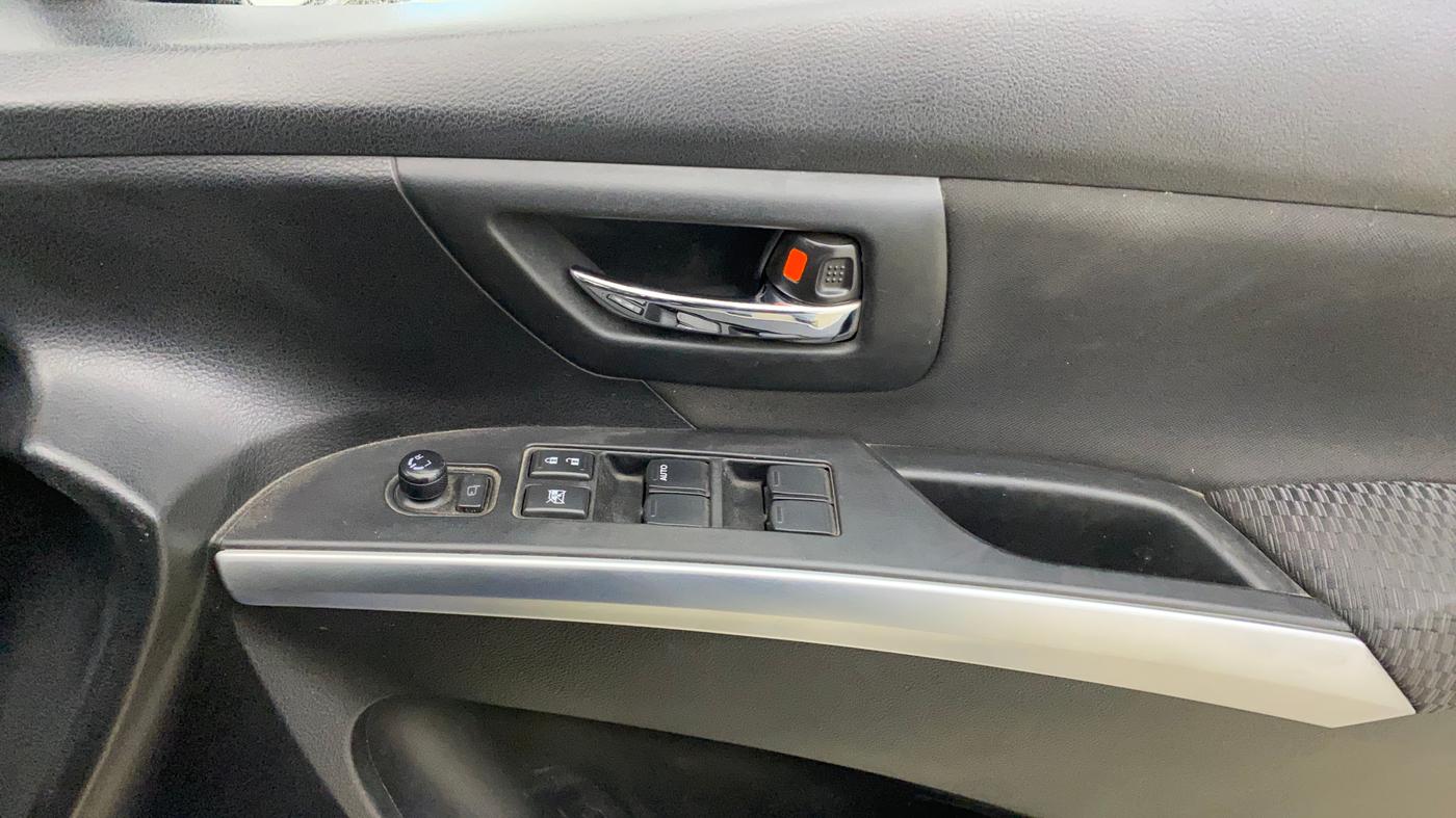 2018 Maruti S Cross ZETA 1.3, Diesel, Manual, 70,560 km, Driver Side Door Panels Control