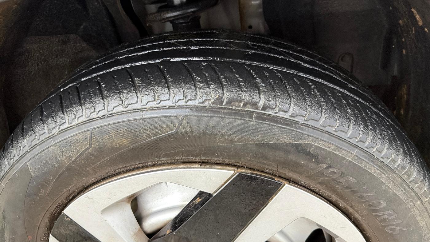 2022 Nissan MAGNITE XE, Petrol, Manual, 54,847 km, Right Front Tyre Tread