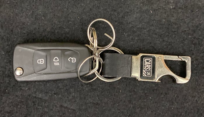 2018 Tata Tiago XZ 1.2 REVOTRON, Petrol, Manual, 90,914 km, Key Close Up
