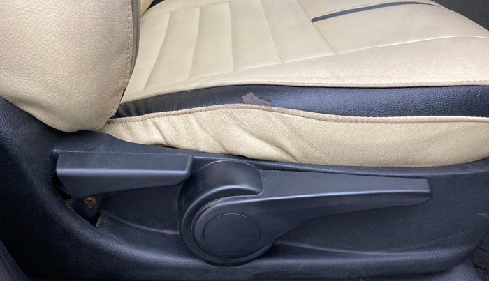 2018 Tata Tiago XZ 1.2 REVOTRON, Petrol, Manual, 90,914 km, Driver Side Adjustment Panel