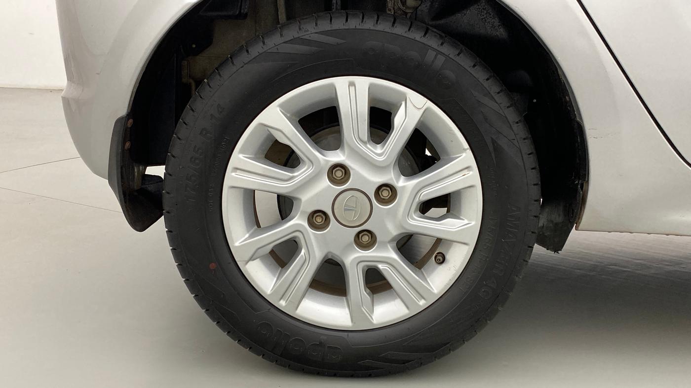 2018 Tata Tiago XZ 1.2 REVOTRON, Petrol, Manual, 90,914 km, Right Rear Wheel