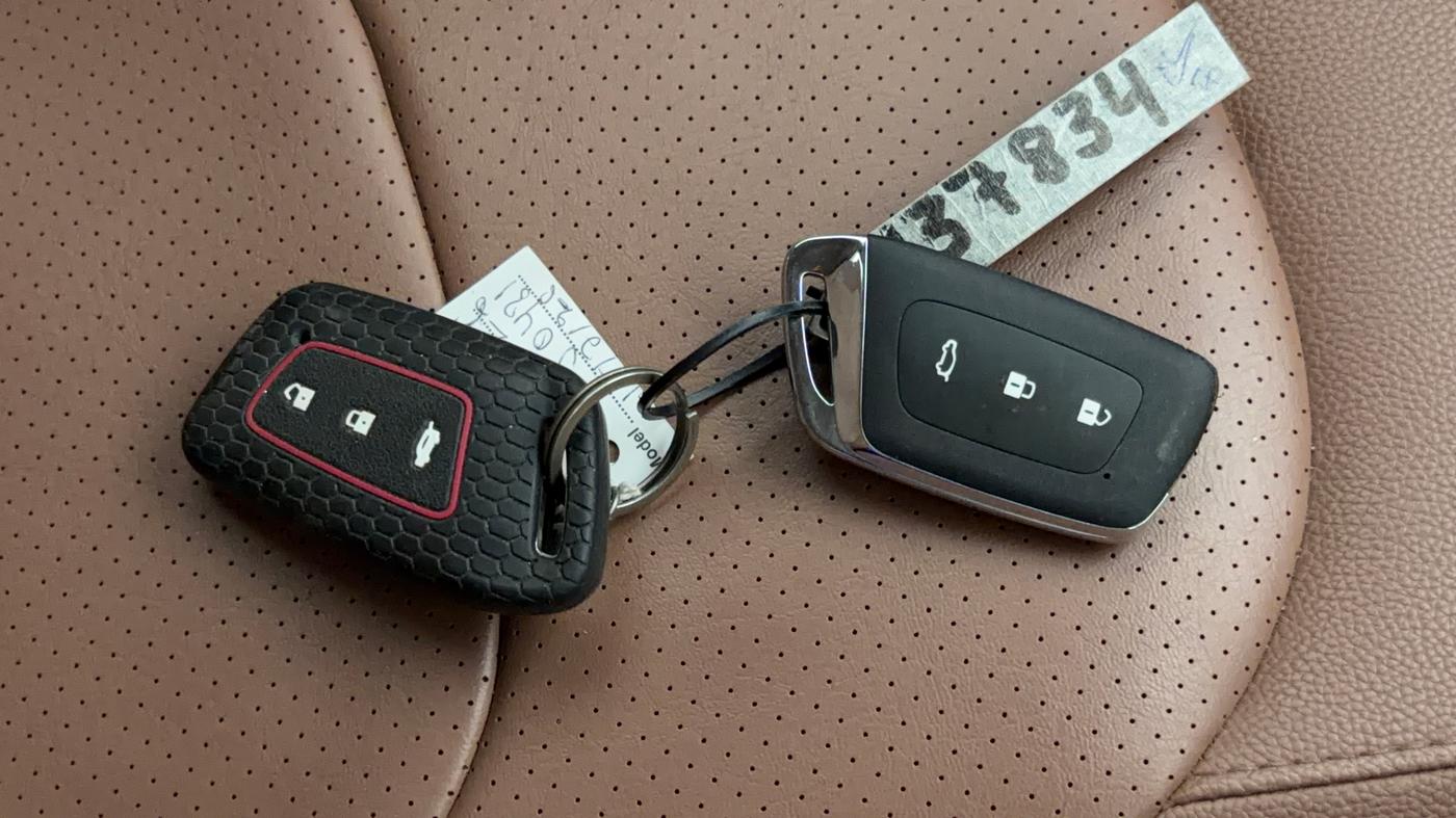 2024 MG HECTOR PLUS SAVVY PRO 1.5 TURBO CVT 7 STR, Petrol, Automatic, 67,560 km, Key Close Up