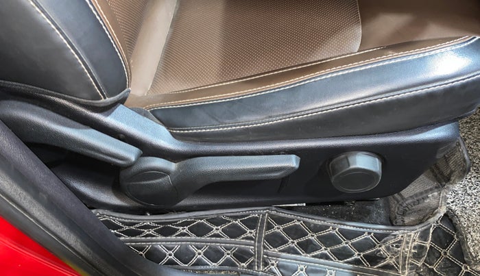 2023 Mahindra SCORPIO-N Z8 DIESEL MT 4WD 7 STR, Diesel, Manual, 33,984 km, Driver Side Adjustment Panel