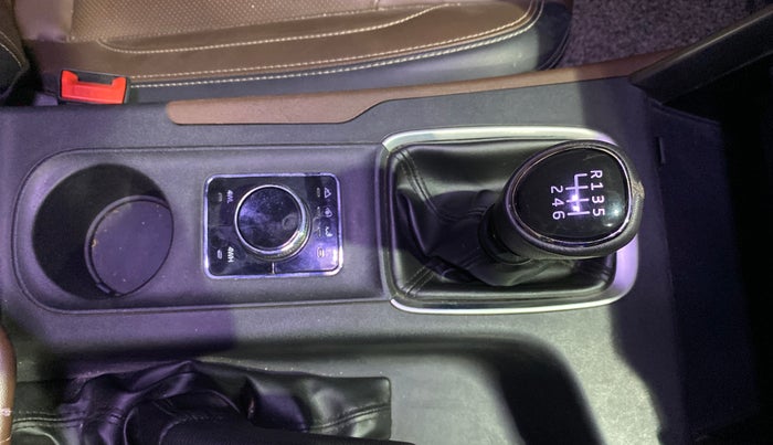 2023 Mahindra SCORPIO-N Z8 DIESEL MT 4WD 7 STR, Diesel, Manual, 33,984 km, Gear Lever