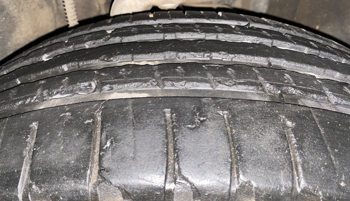 2023 Mahindra SCORPIO-N Z8 DIESEL MT 4WD 7 STR, Diesel, Manual, 33,984 km, Right Front Tyre Tread