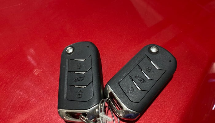 2023 Mahindra SCORPIO-N Z8 DIESEL MT 4WD 7 STR, Diesel, Manual, 33,984 km, Key Close Up