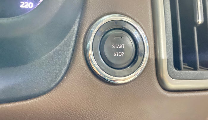 2023 Mahindra SCORPIO-N Z8 DIESEL MT 4WD 7 STR, Diesel, Manual, 33,984 km, Keyless Start/ Stop Button