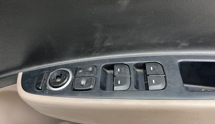 2016 Hyundai Grand i10 Sports plus 1.2, Petrol, Manual, 69,094 km, Driver Side Door Panels Control