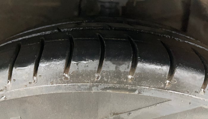 2016 Hyundai Grand i10 Sports plus 1.2, Petrol, Manual, 69,094 km, Right Front Tyre Tread