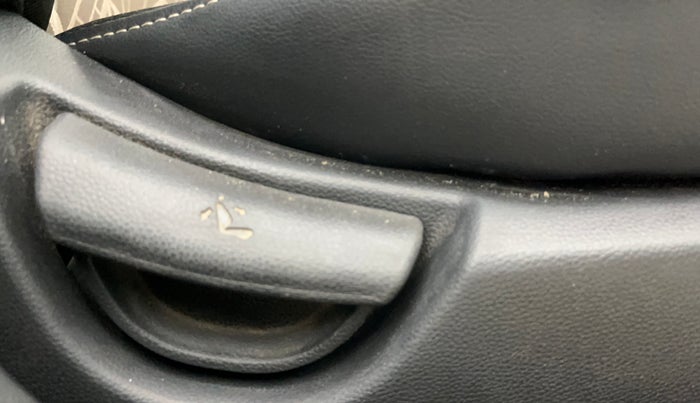 2016 Hyundai Grand i10 Sports plus 1.2, Petrol, Manual, 69,094 km, Driver Side Adjustment Panel