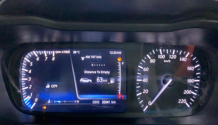 2020 Tata ALTROZ XZ 1.2, Petrol, Manual, 32,195 km, Odometer Image