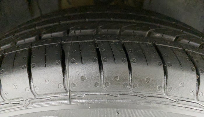 2020 Tata ALTROZ XZ 1.2, Petrol, Manual, 32,195 km, Right Front Tyre Tread